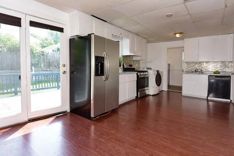 276 Perry St, Lowell, MA 01852 photo 6