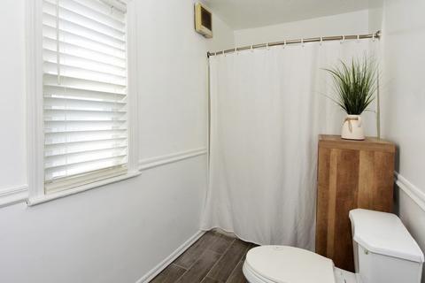 276 Perry St, Lowell, MA 01852 photo 13