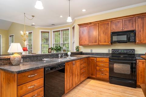 359 Main St #10B, Easthampton, MA 01027 photo 13