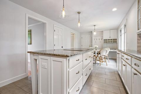 6 Berkley Cir, Hingham, MA 02043 photo 8