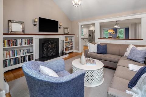 2 Cypress Cir, Hingham, MA 02043 photo 11