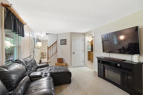 900 Clark St, Gardner, MA 01440 photo 3