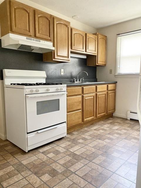 146 Gresham St, Springfield, MA 01119 photo 2