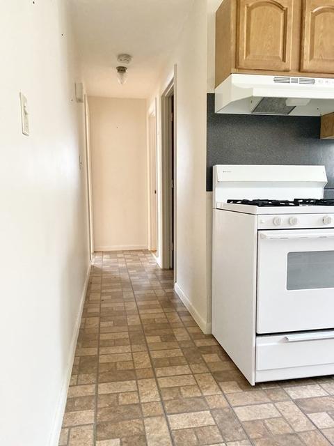 146 Gresham St, Springfield, MA 01119 photo 4