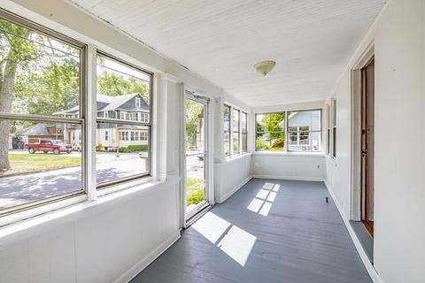 22 Methuen St, Springfield, MA 01119 photo 8