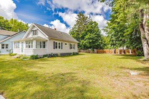22 Methuen St, Springfield, MA 01119 photo 2