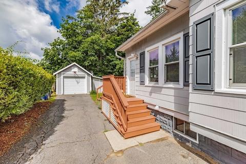 22 Methuen St, Springfield, MA 01119 photo 6