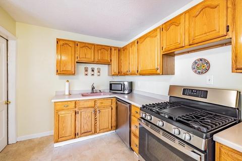 22 Methuen St, Springfield, MA 01119 photo 11