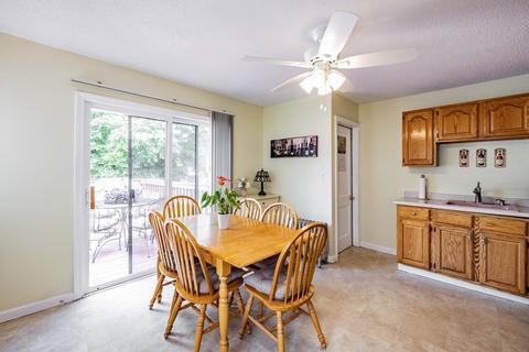 22 Methuen St, Springfield, MA 01119 photo 12