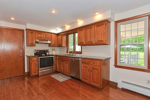 3 Pease Rd, Upton, MA 01568 photo 5