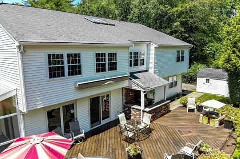 131 Locust Ln, Needham, MA 02492 photo 2