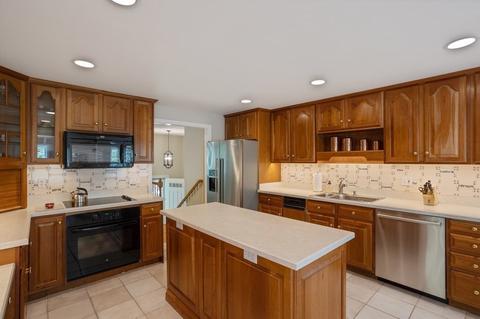 131 Locust Ln, Needham, MA 02492 photo 11