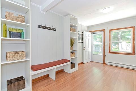84 Tedesco St, Marblehead, MA 01945 photo 2