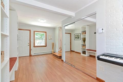 84 Tedesco St, Marblehead, MA 01945 photo 3