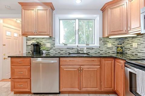 84 Tedesco St, Marblehead, MA 01945 photo 9
