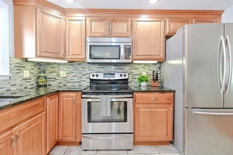 84 Tedesco St, Marblehead, MA 01945 photo 8