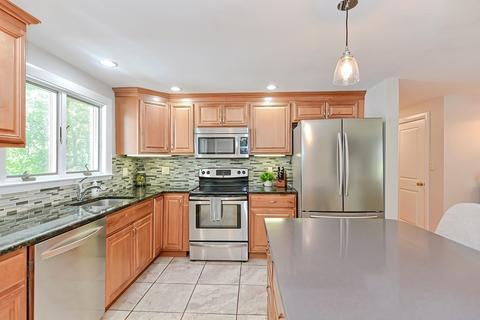 84 Tedesco St, Marblehead, MA 01945 photo 6