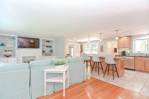 84 Tedesco St, Marblehead, MA 01945 photo 16