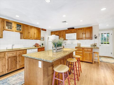 108 Meadowbrook Rd, Needham, MA 02492 photo 13