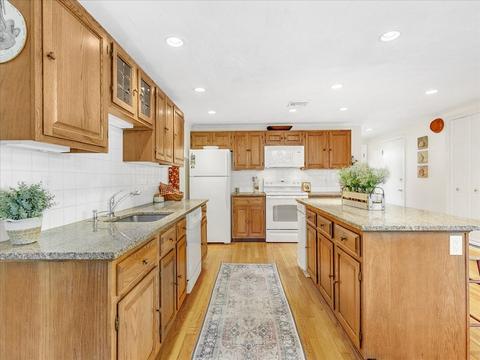 108 Meadowbrook Rd, Needham, MA 02492 photo 15