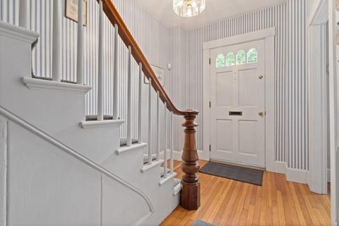 11 Wilson St, Reading, MA 01867 photo 2