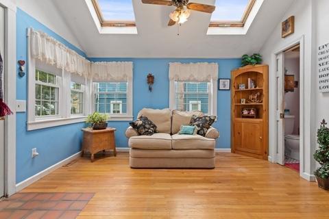 11 Wilson St, Reading, MA 01867 photo 6