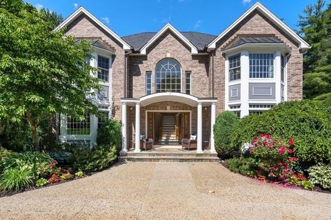 16 Frontier Dr, Walpole, MA 02081 photo 1