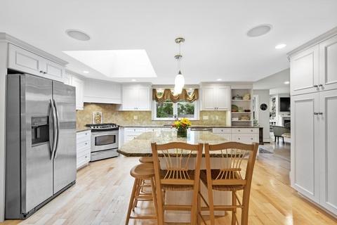 70 Clifton Ave, Marblehead, MA 01945 photo 5