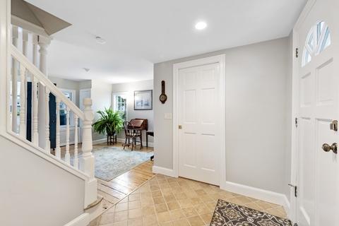 70 Clifton Ave, Marblehead, MA 01945 photo 2