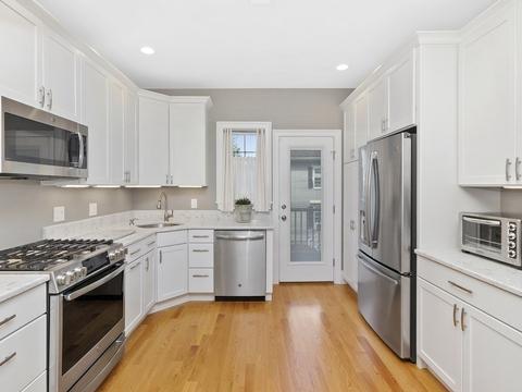 25 Cherry St #4, Danvers, MA 01923 photo 3