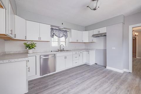 17 Spring St, Ware, MA 01082 photo 2