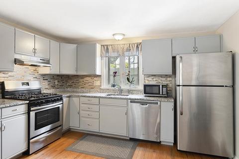 14 Vincent Cir, Worcester, MA 01604 photo 11
