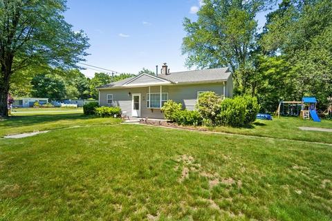 42 Barnet St, Springfield, MA 01129 photo 3