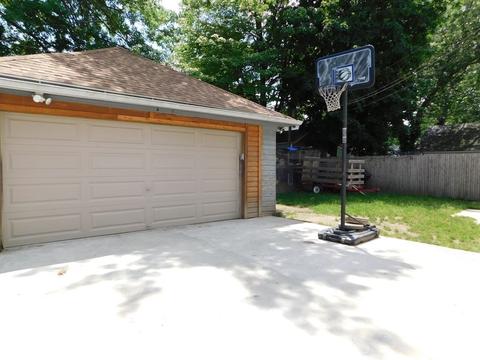 61 Virginia St, Springfield, MA 01108 photo 3