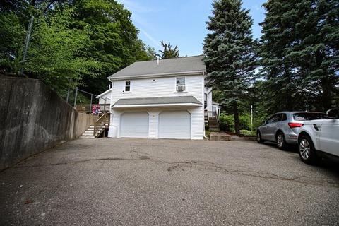 11 Pine St, Danvers, MA 01923 photo 4