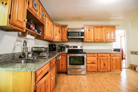 11 Pine St, Danvers, MA 01923 photo 6