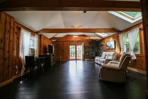 11 Pine St, Danvers, MA 01923 photo 9