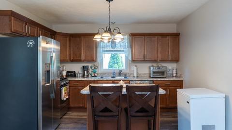 460 Chestnut St, Springfield, MA 01107 photo 2
