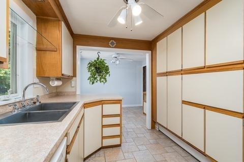91 Plain St, Easthampton, MA 01027 photo 11