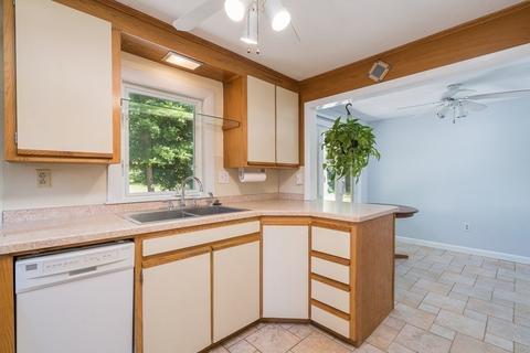 91 Plain St, Easthampton, MA 01027 photo 9