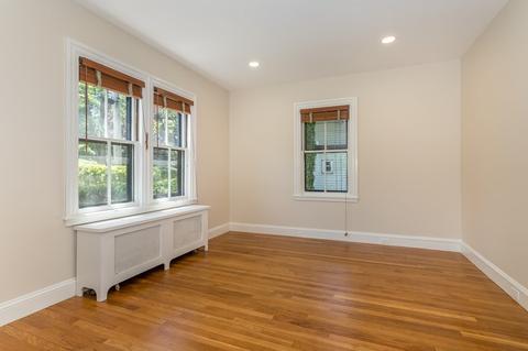 59 Maple St, Milton, MA 02186 photo 5