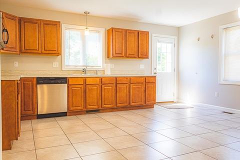 48 W Main St, Ware, MA 01082 photo 3