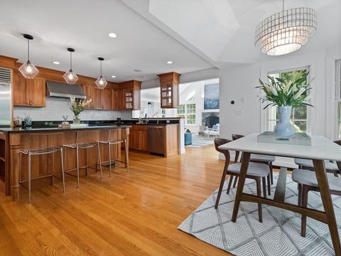 39 Radcliffe Rd, Wellesley, MA 02482 photo 4