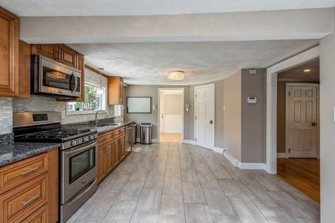 44 Pine St, Hudson, MA 01749 photo 11