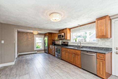44 Pine St, Hudson, MA 01749 photo 10