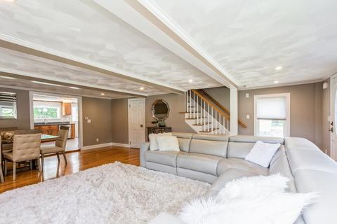 44 Pine St, Hudson, MA 01749 photo 8
