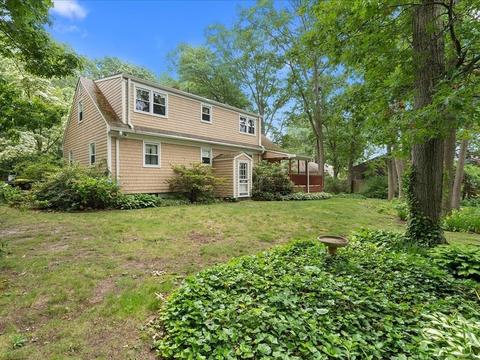 71 Marion St, Fall River, MA 02723 photo 2