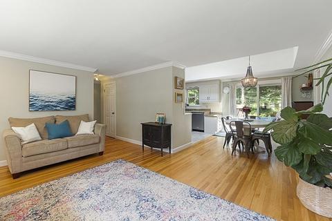 6 Little Tree Ln, Framingham, MA 01701 photo 9