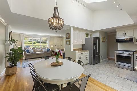 6 Little Tree Ln, Framingham, MA 01701 photo 10