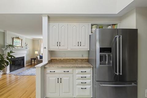 6 Little Tree Ln, Framingham, MA 01701 photo 14